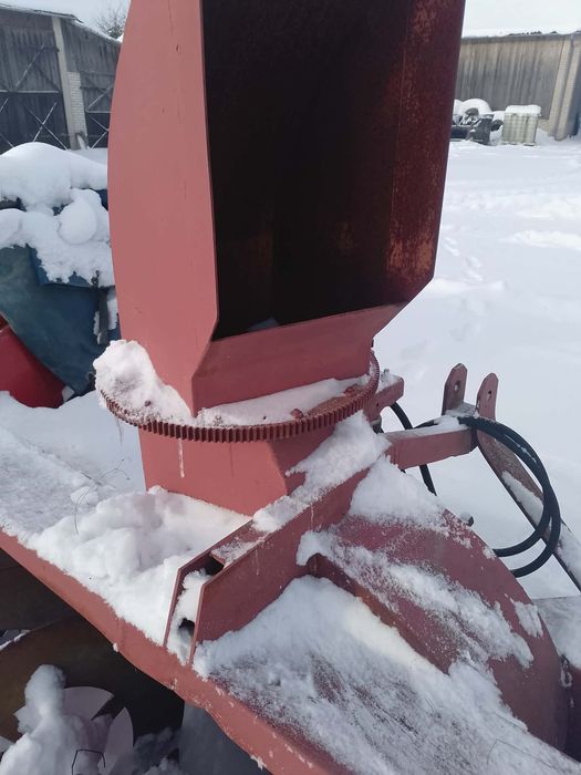 Dmuchawa i pług do śniegu