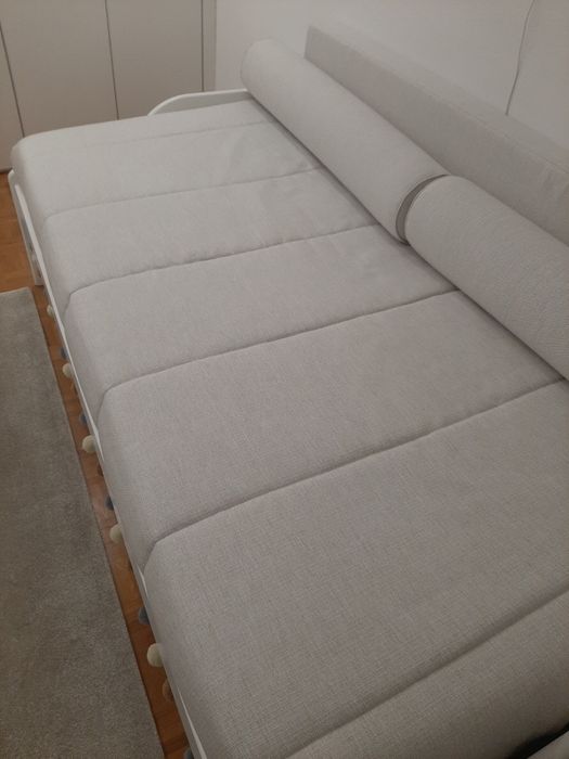 Colcha alcochoada e rolos