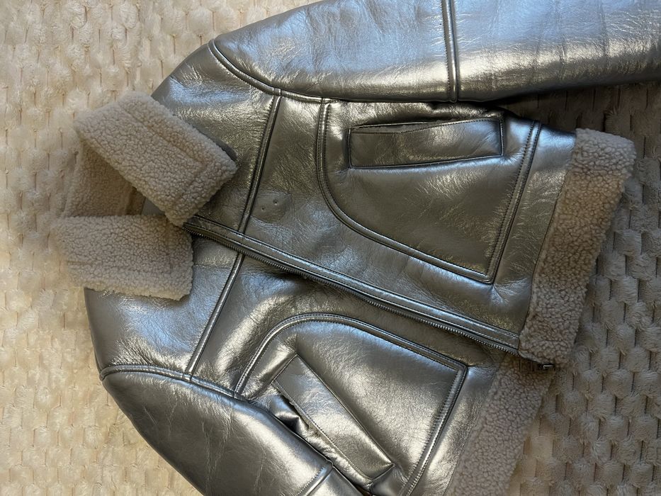 В гарному стані дублянка від Bershka