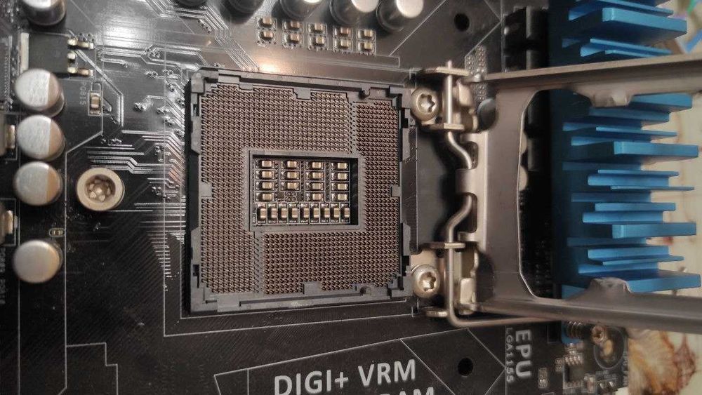 Asus P8Z77-V, DDR3 4gb, Wi-Fi GO Asus, кулер Intel (смотрите описание)