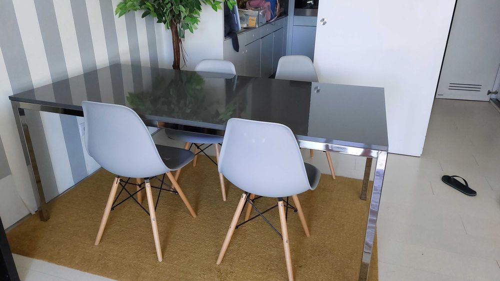 Mesa de jantar com 4 cadeiras64564267781635121