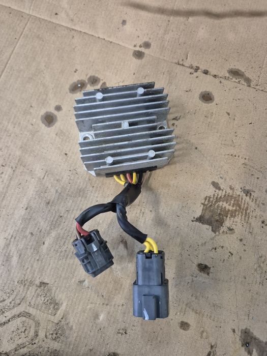 Regulator napiecia oryginał kymco mxu 550 700