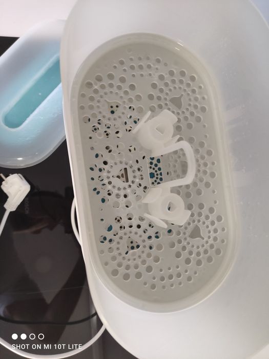 Esterilizador de biberões+ 6 biberões + escorredor, tudo da Philips Av