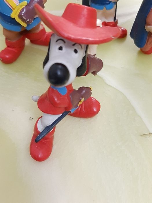 Dartacão e os 3 Moscaoteiros da disvenda e outros bonecos em PVC