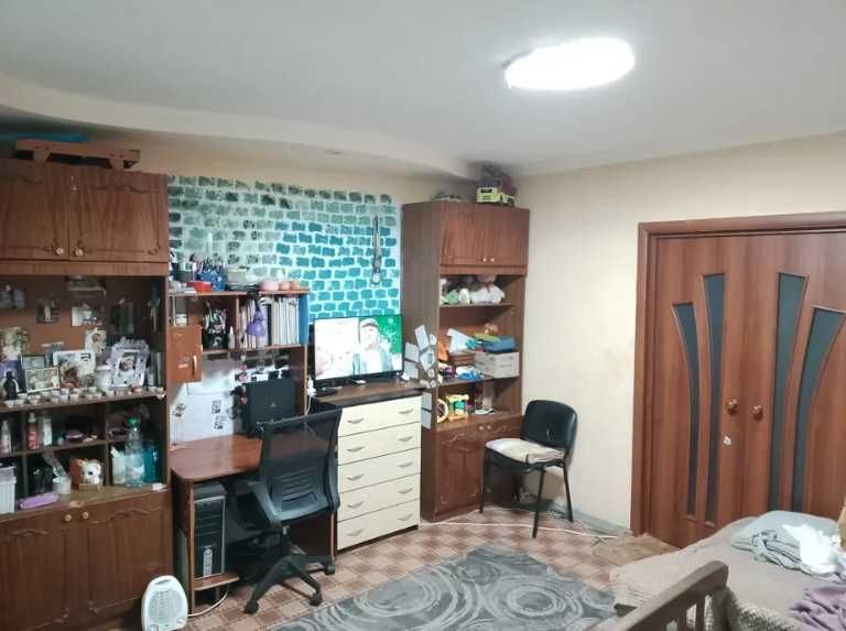 ПРОДАЮ 3кім.Кв.80м2 ЦЕНТР/Ринок. Окремі кімнати. Цегла Є балкон.М/п
