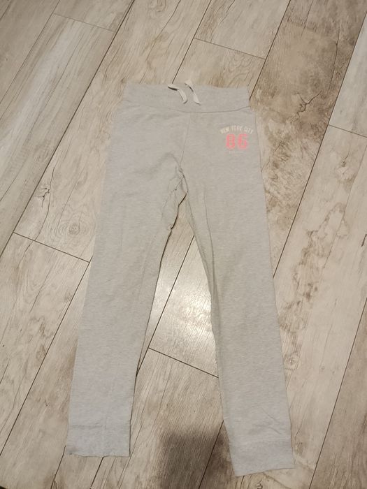 Spodnie dresowe r. 146-152