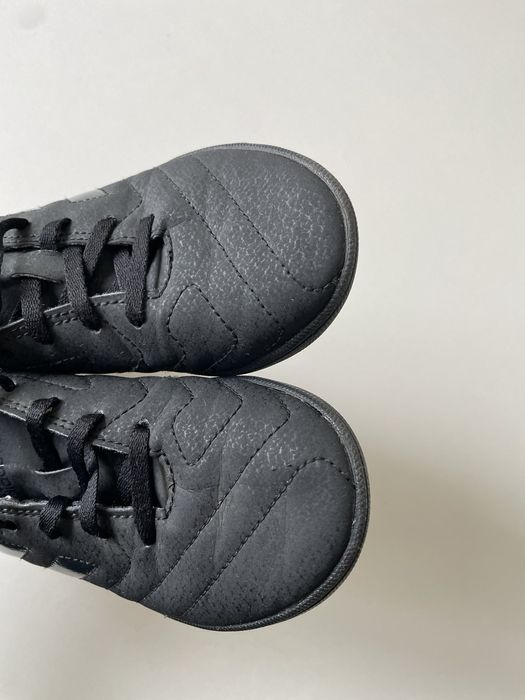 Adidas дитячі 35.5р сороконіжки
