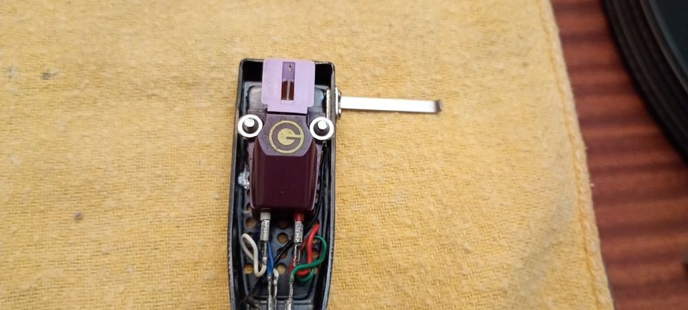 Gira discos CCE DD-7000 direct drive