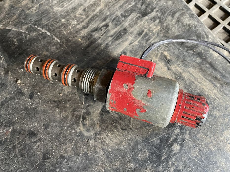 Гідро мотор реверса наклонної камери Case 2388 393903А1