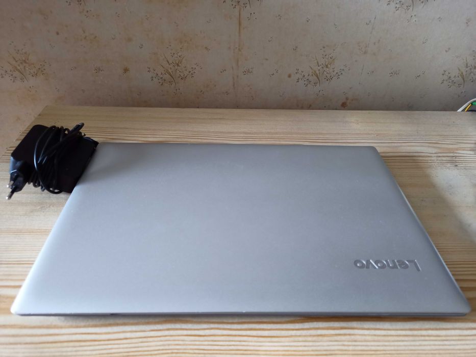 Portátil Lenovo Ideapad 320 15.6" 320-15IKB-706
