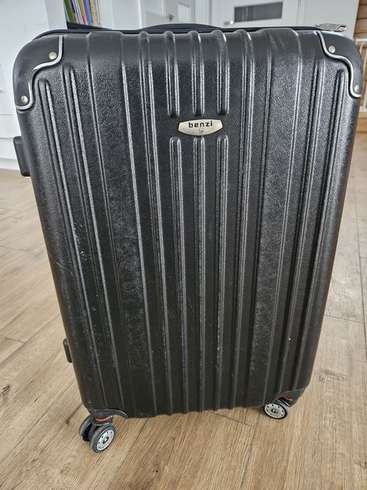 Średnia Walizka ~70L Benzi
