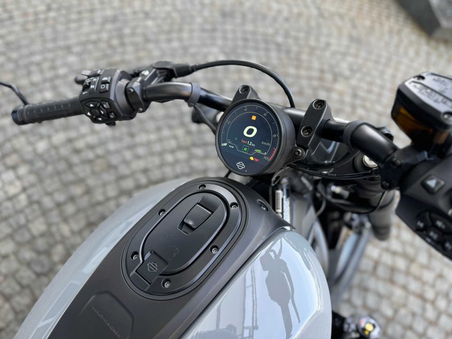 2026 Harley-Davidson Sportster S колір Dark Billiard Gray