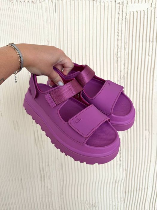 Босоніжки жіночі ugg