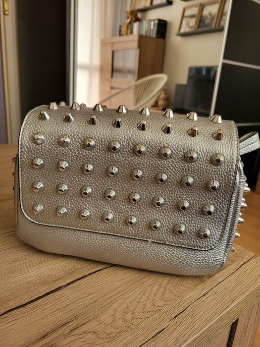 Śliczna srebrna torebka  kuferek Tom&Eva rockowa