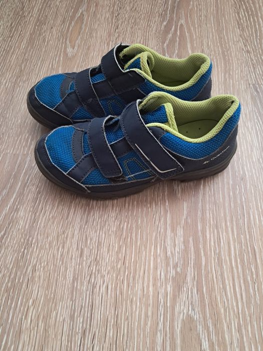 Продам дитячі кросівки