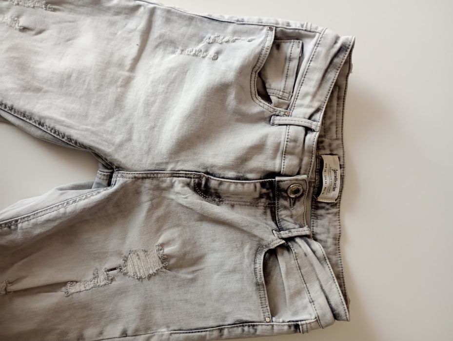 Spodnie rurki jeansy dżinsy Stradivarius
