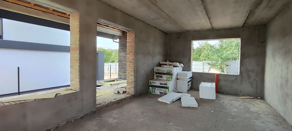 Продаж сучасного 2 поверхового будинку в престижному передмісті