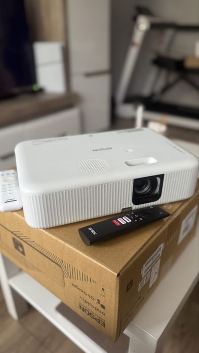 Projektor Epson CO-FH02 – praktycznie nowy (Android)