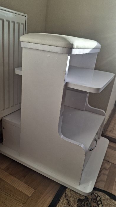 Педикюрный столик