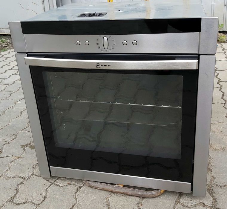 Ексклюзивная духовка Bosch Neff B45E42N3 из Германии б/у