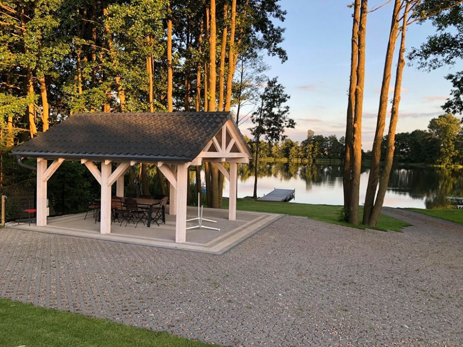 domki pod Jesionem nad jeziorem Sławianowskim  linia brzegowa