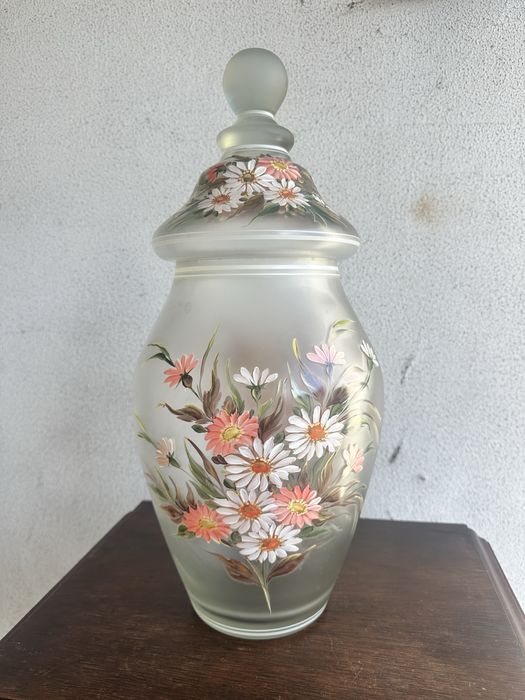 Jarrão de porcelana decorativo pintado à mão