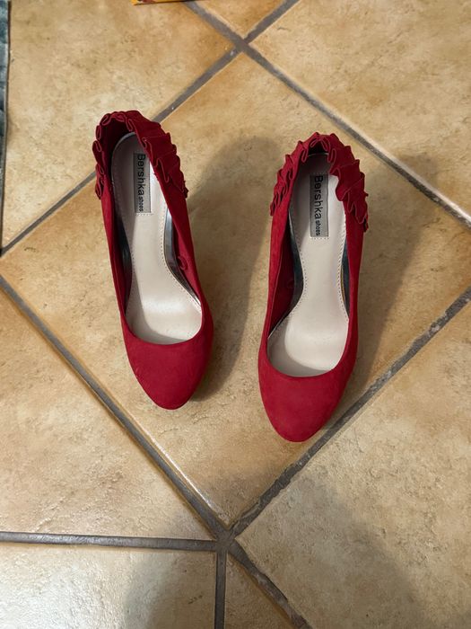 Sapatos vermelhos 37