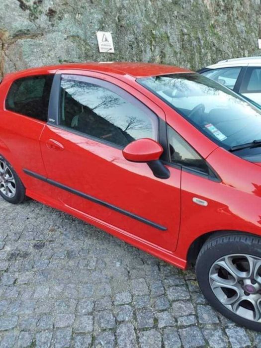 Fiat Punto EVO vermelho