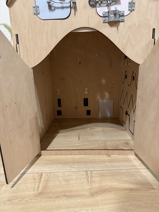 Бізі будинок, бізікуб 70 на 42