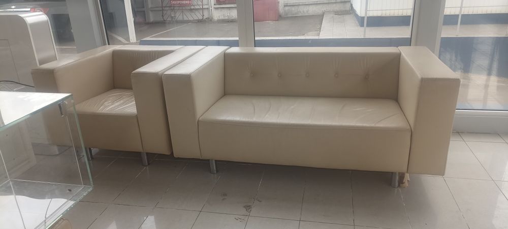 Продам срочно ! диван два кресела