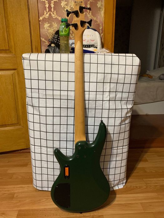 Басс гитара ibanez