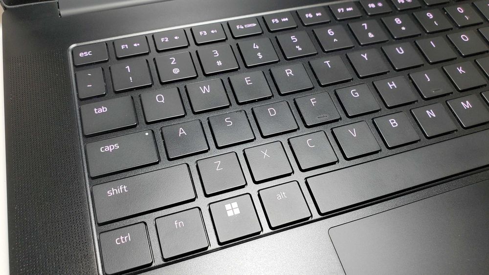 Ігровий ноутбук Razer Blade 14 з гарантією до 6 міс!* (FHD 165Hz, Ryzen 9 6900H, RTX 3070 8Gb, 16Gb, 1Tb)