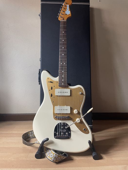Squier Jazzmaster J macis
