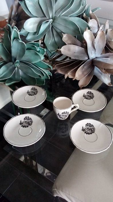 Conjunto de 3 pires peças loiça antiga Capôa modelo estátua