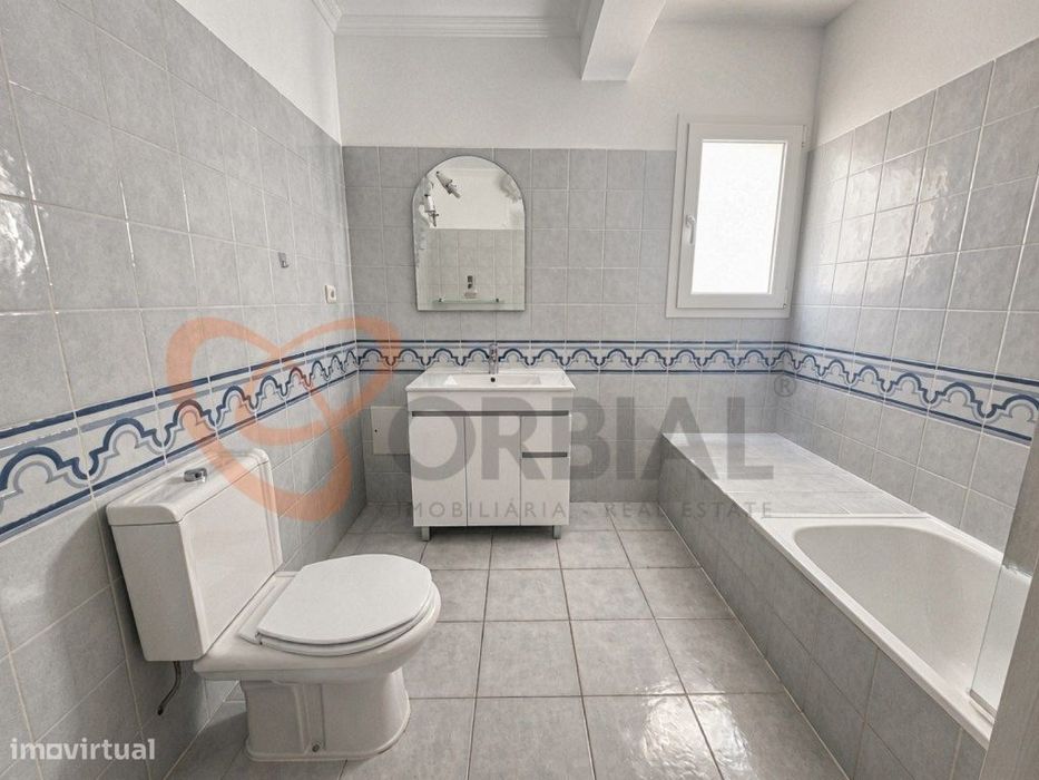 Moradia Geminada com 2 quartos para venda em Albufeira