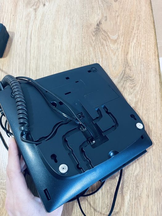 Telefon stacjonarny z okablowaniem pelnym