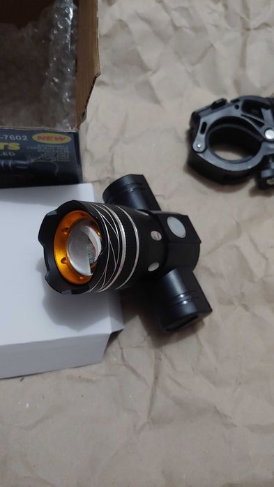 Мощная Вело фара с объективом зумом аккумулятор новая
