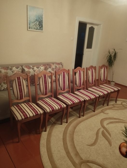 Продам дерев'яні стільці