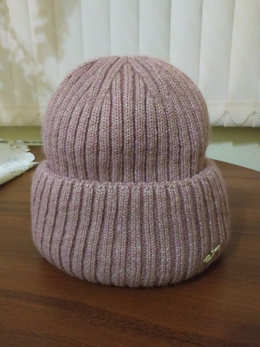 Шапка жіноча зимова.