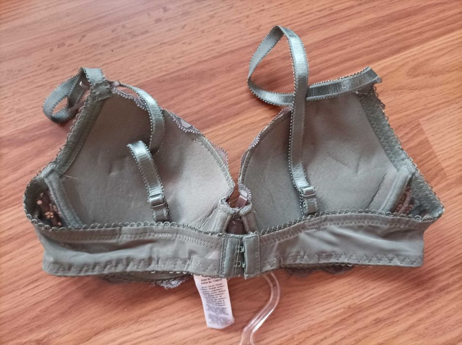 Komplet Biustonosz + majtki rozm S/75B Nowe