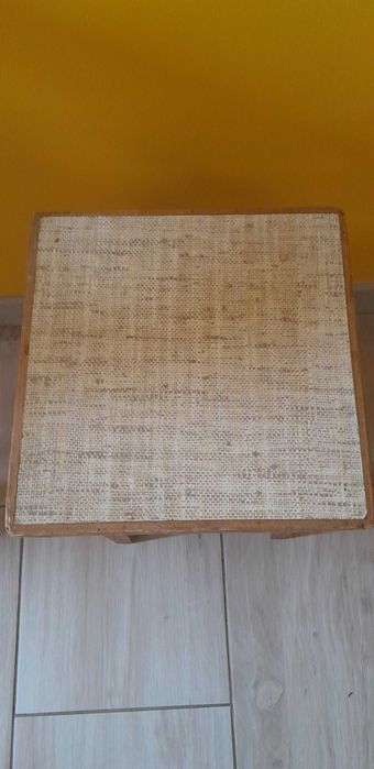 Drewniany taboret / stołek – solidny, stabilny