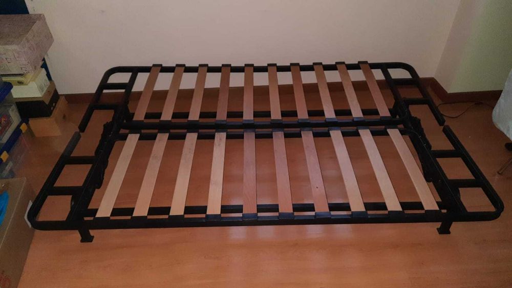 Vende-se sofá cama usado (1,90 m por 1,20 m)