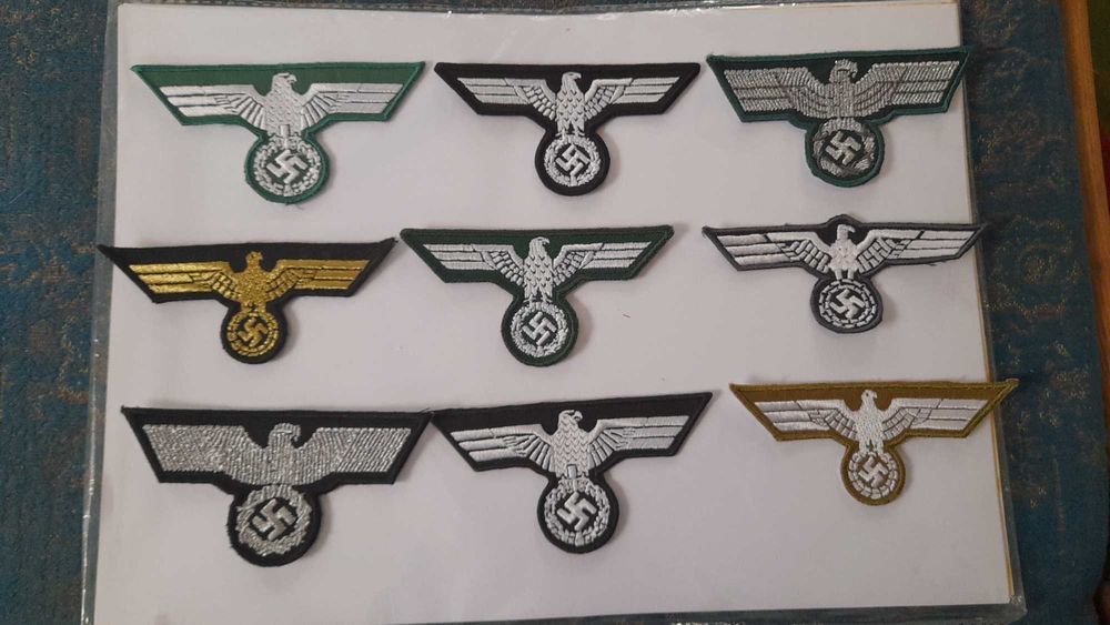 Нарукавные нашивки и сувениры