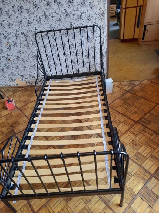 Łużko rosnące z dzieckiem