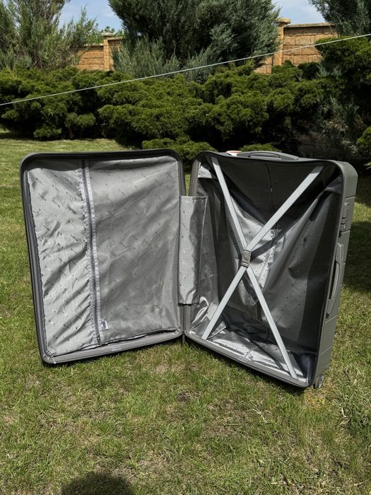 Валіза велика з поліпропілену MCS V366