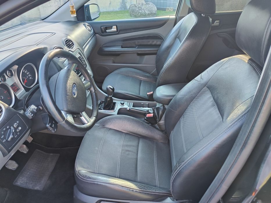 Ford Focus Titanium 1.6 TDCI 90cv C/ NOVA