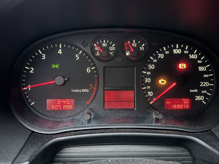 AUDI A3 1.6 GASOLINA • 102 CV • 3 PORTAS • 2001 •