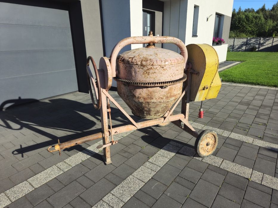 Betoniarka 230v 150l transport