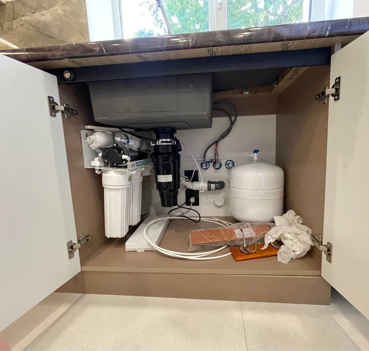 Просторий будинок, з великою земельною ділянкою, дмитро