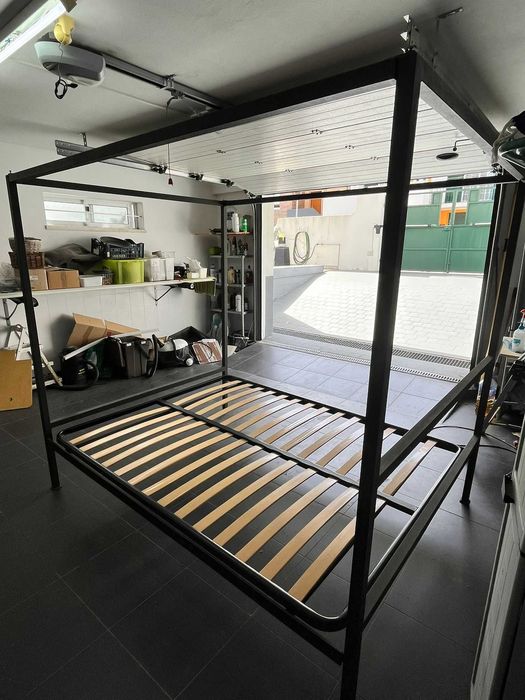 Cama de dossel  Ferro com estrado